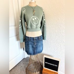 Smiley Face Crop Top Women’s Sweater Le Lis Size S Sage